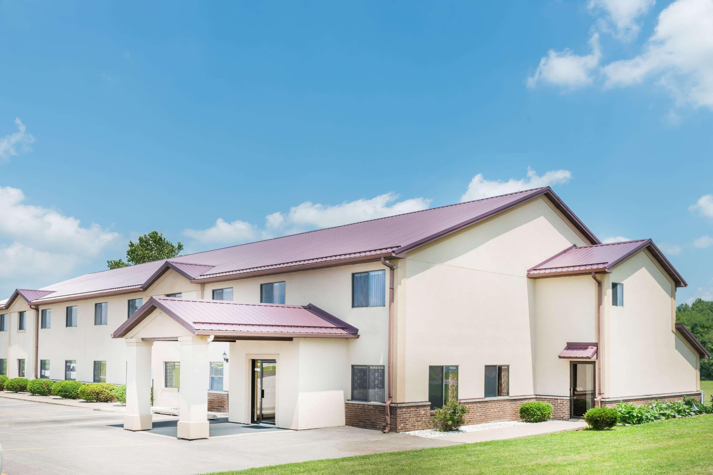 Super 8 By Wyndham Paris Il Motel Exterior photo